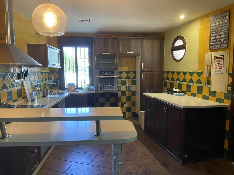 Foto 90b524cc-a835-4e54-a3f3-88d9a177705b. Piso original vivienda en plaza de la iglesia junto a la calahorra en Córdoba