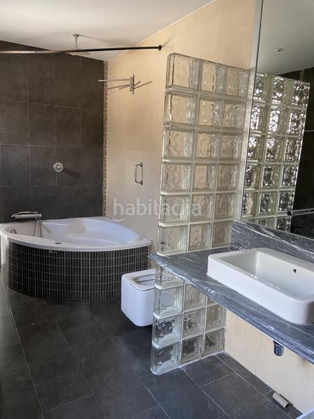 Foto 91ba18a5-2c46-4235-87f3-596b7d5288b4. Piso original vivienda en plaza de la iglesia junto a la calahorra en Córdoba