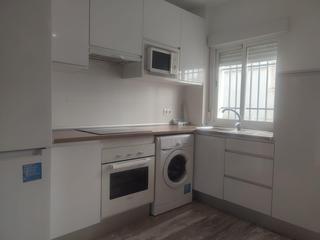 Appartement  Avenida de libia. Piso en avenida libia, planta baja con patio.