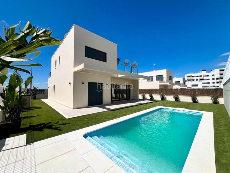Foto a8e4ba8f-3a43-41a3-b74b-3cad0cd5591c. Casa 184m<sup>2</sup> en Arco Norte - Avda España Dos Hermanas