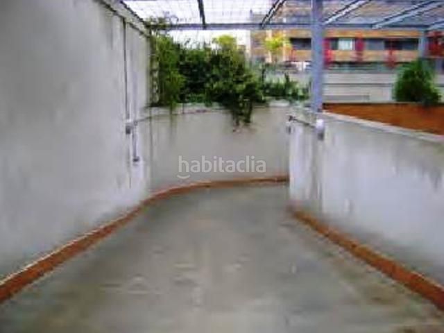 Foto 3e79ec55-e148-4e5f-ba72-bb45a585d2fc. Aparcament cotxe a Las Dehesillas-Vereda de los Estudiantes Leganés