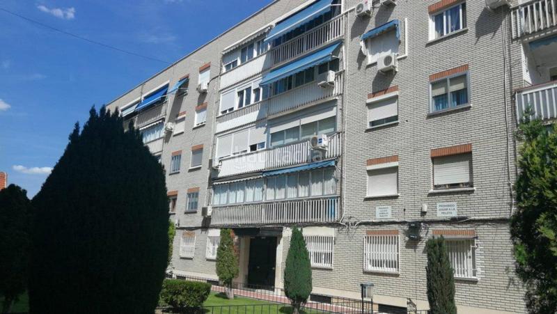 Foto b8f4ae0a-1367-47d0-990f-b0363d93302c. Etagenwohnung mit heizung pool in Pintores-Ferial Parla