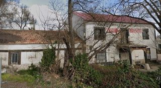 Maison à Barrio estacion 9. Excelente oportunidad de inversión en seseña  amplia propiedad c