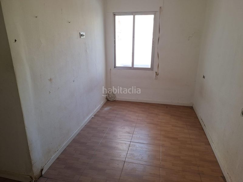 Foto 2b00063b-20fe-44b0-8b70-85fc19f89b67. Pis a calle benidorm 13 a Ventas Madrid