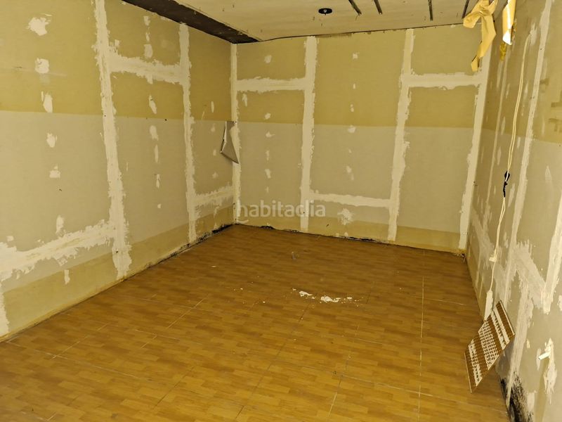 Foto c8dd140e-a1e7-4b8f-8b46-ffe238f23790. Pis a calle benidorm 13 a Ventas Madrid