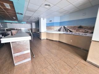 Lloguer Local Comercial a Arroyo del Moro - Noreña. Local instalado con licencia para cafeteria restaurante