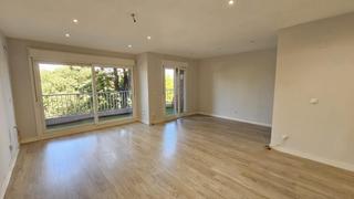 Pis en Centro. Avd america con vistas al vial