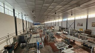 Miete Fabrikhalle in El Higuerón. Se alquila nave de 2.700 2c en palma del rio