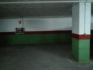Parking coche en Centro. Cochera en pleno centro frente corte ingles