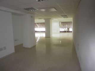 Affitto Ufficio in Centro. Oficina en alquiler. 303 m2c.