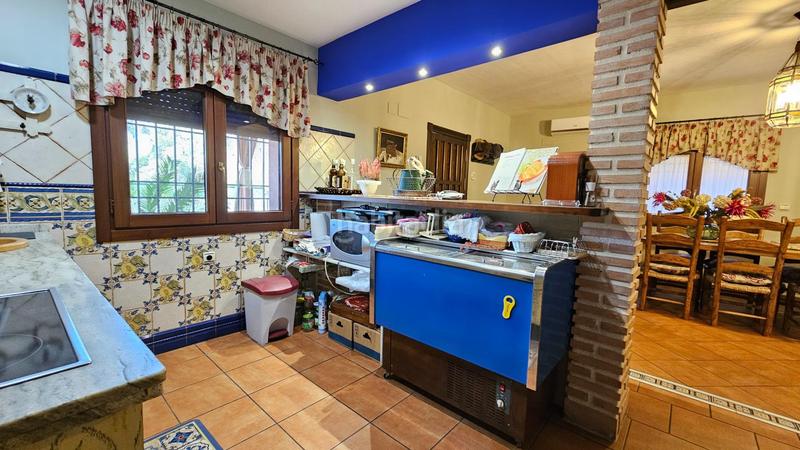 Foto 8ea1780d-6cbf-4209-8f43-a37808049eaf. Xalet amb calefacció aparcament piscina a Santa Maria de Trassierra Córdoba