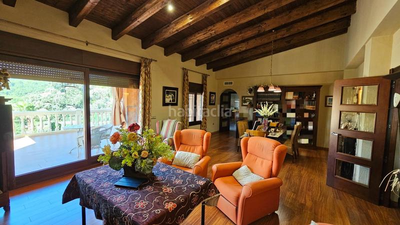 Foto 945201bb-5223-4f3c-9ac6-a7edce18c1c6. Xalet amb calefacció aparcament piscina a Santa Maria de Trassierra Córdoba