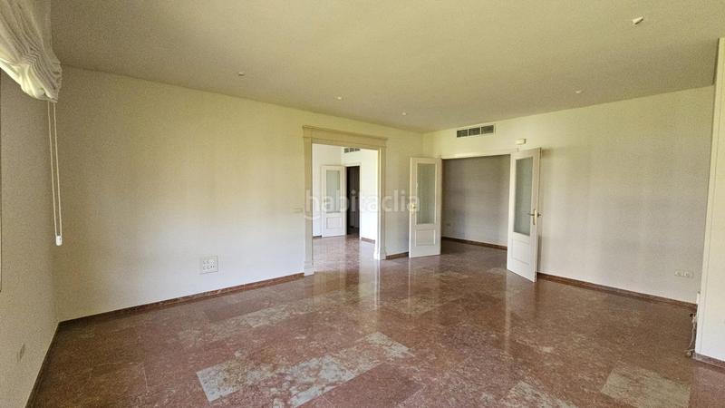 Foto 9262f8c0-8ed1-4235-887c-f03211733dfb. Rent flat with parking in Centro Córdoba