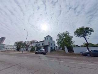 Rent Chalet  Avenida  maría auxiliadora. Casa  palacio con arquitectura representativa  de la burguesía a