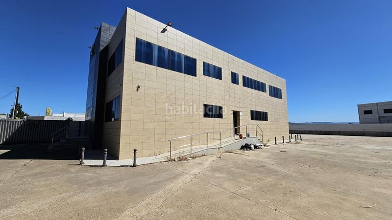Foto 356ea13d-c16c-4f15-934b-bf6d724404f4. Alquiler nave industrial  en venta y alquielr en almodovar del rio en Almodóvar del Río