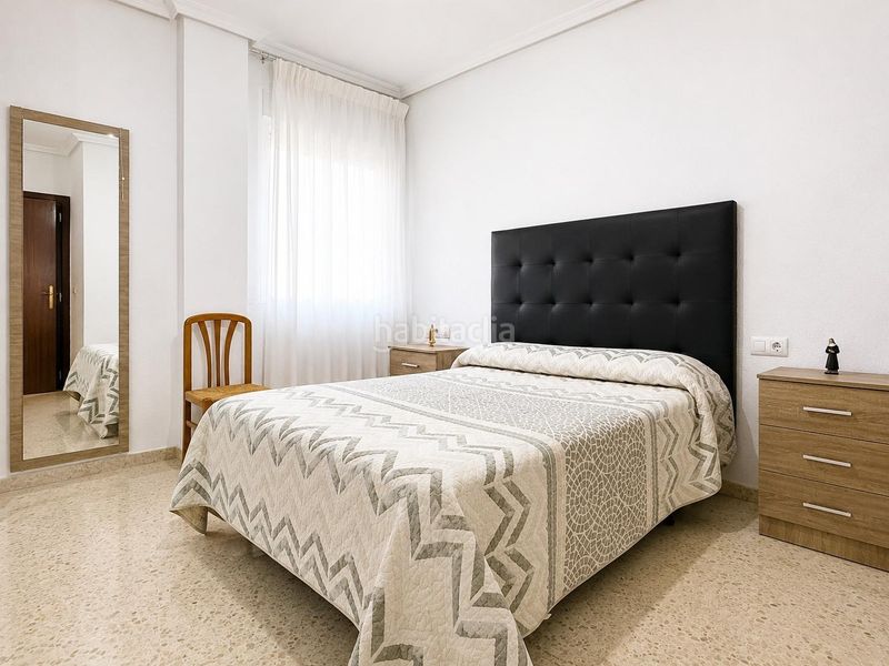 Foto 6f20ffab-cc80-4f4b-8bc5-48fd05ebcbd5. Planta baja listo para entrar a vivir bajo adaptado, amueblado, con vestidor, garaje y trastero en Montoro