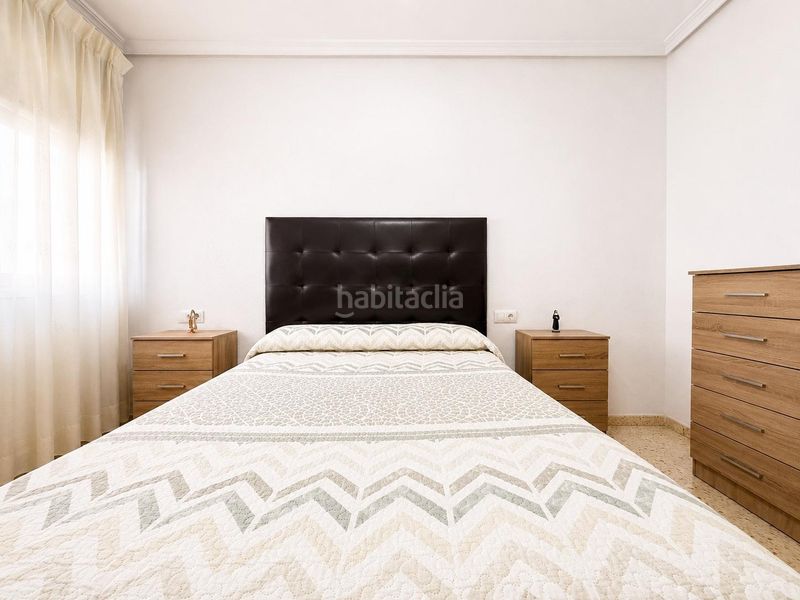 Foto 711e56ca-54a6-474f-95e4-7cb06e62681b. Planta baja listo para entrar a vivir bajo adaptado, amueblado, con vestidor, garaje y trastero en Montoro