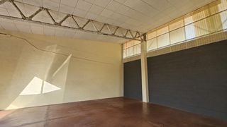 Nau industrial a Santa Rosa - Valdeolleros. Nave comercial en venta en el polígono de chinales  córdoba!