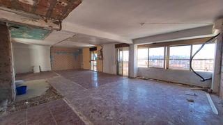 Pis a Sagunto - Edisol. Piso para reformar en carlos iii con plaza de aparcamiento y asc