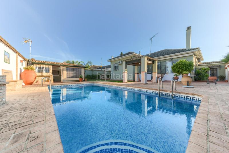 Foto 01767d9e-9071-4d7f-bcc6-63ebdb258e0f. Xalet amb aparcament piscina a Espartinas pueblo Espartinas