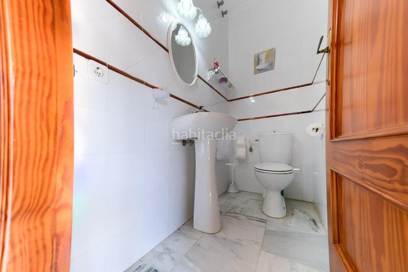 Foto 0a98bd6e-fa3b-4fb0-88d8-ce0b3c95d535. Xalet amb aparcament piscina a Espartinas pueblo Espartinas