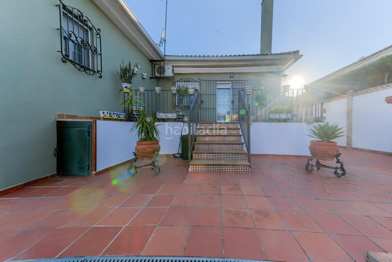 Foto 424a61e2-3063-439a-ada1-cd32eb995a3d. Xalet amb aparcament piscina a Espartinas pueblo Espartinas