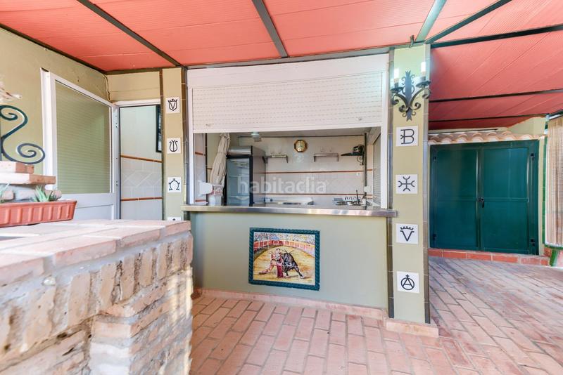 Foto 69363f3e-9fc2-4728-9bd8-77f97f5bf9b7. Xalet amb aparcament piscina a Espartinas pueblo Espartinas