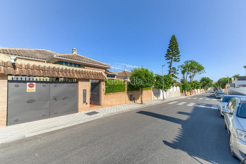 Foto 73f2cc21-50de-4709-ad13-e7f2c57b60c5. Xalet amb aparcament piscina a Espartinas pueblo Espartinas