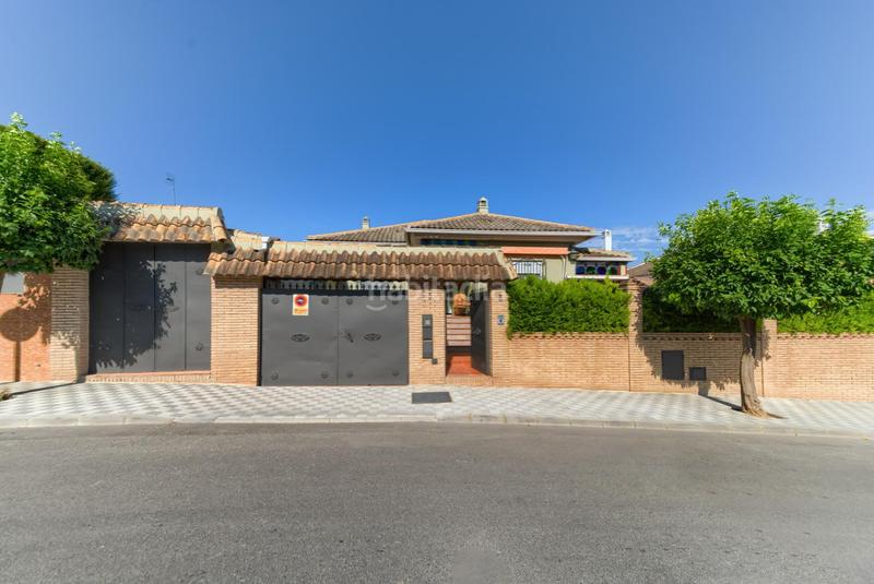 Foto 7d35982a-f494-4e73-9f5e-afc2f2532310. Xalet amb aparcament piscina a Espartinas pueblo Espartinas