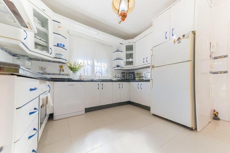 Foto b4c23719-3b24-4fc9-b756-da2e89d5dccc. Xalet amb aparcament piscina a Espartinas pueblo Espartinas