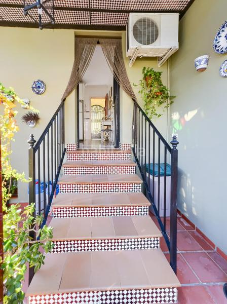 Foto bbb07cfa-0c86-4e6c-9fdd-858a5ff4c5ac. Xalet amb aparcament piscina a Espartinas pueblo Espartinas