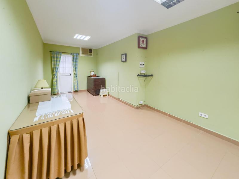 Foto bf142bdc-0ac3-4b92-8a11-5ce8caf56342. Xalet amb aparcament piscina a Espartinas pueblo Espartinas