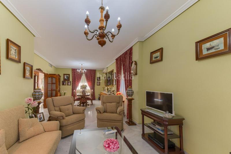 Foto ca4d03d3-7e6c-4d3d-a1ef-488137e52a16. Xalet amb aparcament piscina a Espartinas pueblo Espartinas