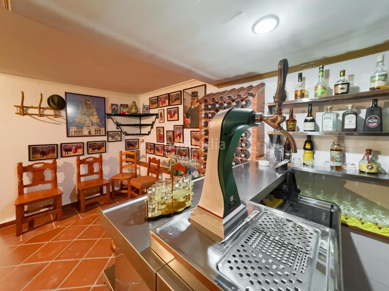 Foto efb21737-e24e-4d9a-8bbd-b8c7bb61a8d9. Xalet amb aparcament piscina a Espartinas pueblo Espartinas