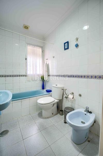 Foto 0492080c-6623-4877-95bc-ed8f5e54f207. Casa vivienda con local vive, trabaja y haz realidad tu proyecto personal. en Olivares