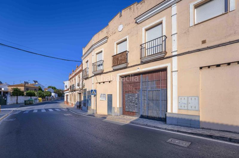 Foto 9a7d095f-5b98-4e9b-9119-7a1644deb543. Casa vivienda con local vive, trabaja y haz realidad tu proyecto personal. en Olivares