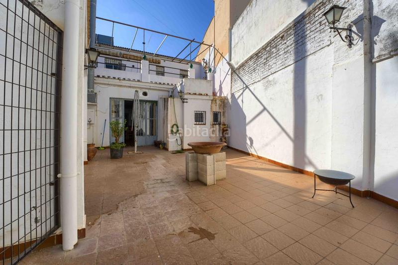 Foto d5553061-1a43-4588-aad1-8ec14b758490. Casa vivienda con local vive, trabaja y haz realidad tu proyecto personal. en Olivares