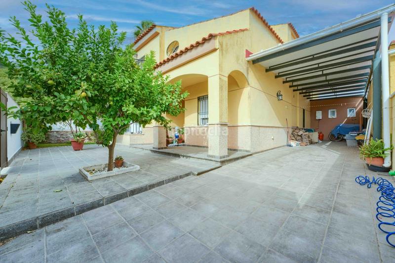 Foto 07272b3a-7978-4f94-b11e-163e9bbaaeae. Casa pareada en Loreto Espartinas