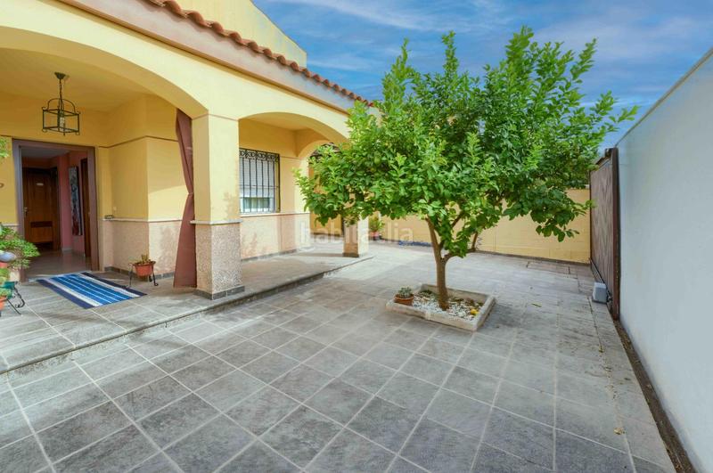 Foto 170a408c-2355-4c28-8d64-8ac8816d1455. Casa pareada en Loreto Espartinas