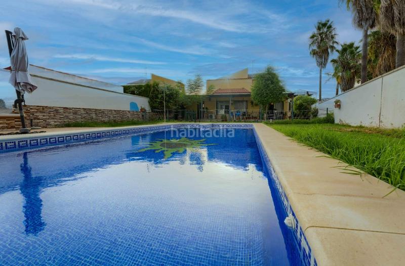 Foto bd2cc713-884d-48a2-a729-8bb5a22c2931. Casa pareada en Loreto Espartinas