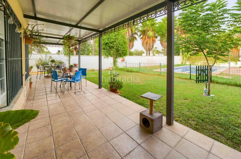 Foto c7392650-30c8-4695-83eb-b5c517e34068. Casa pareada en Loreto Espartinas