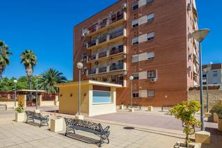 Lloguer Pis  Calle diamantino garcia acosta. Magnífico piso en alquiler en camas