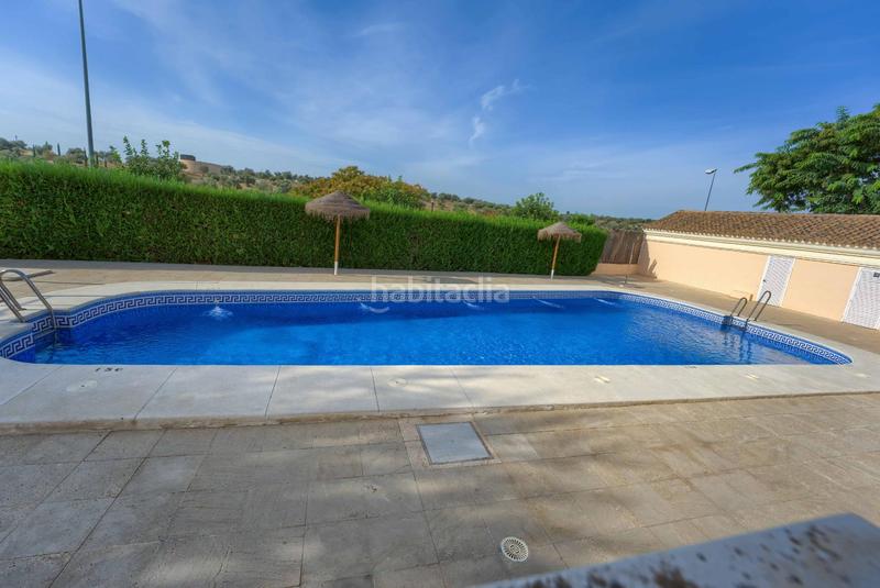Foto 6d242fd8-ea89-4fbc-8309-0820f120ca17. Reihenhaus in avenida avenida cristina hoyos in Aljamar Tomares