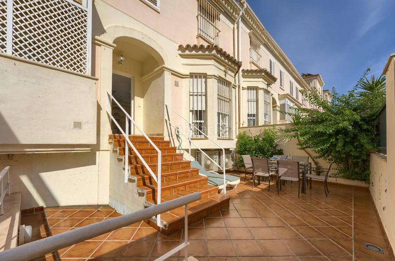 Foto ca177632-57ab-475f-8ea7-23a83051c1dd. Reihenhaus in avenida avenida cristina hoyos in Aljamar Tomares