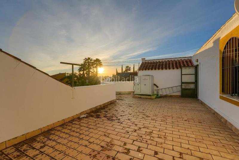 Foto 28674da3-8af8-4617-9ff1-23e7b1f53178. Chalet con parcheggio piscina in Loreto Espartinas