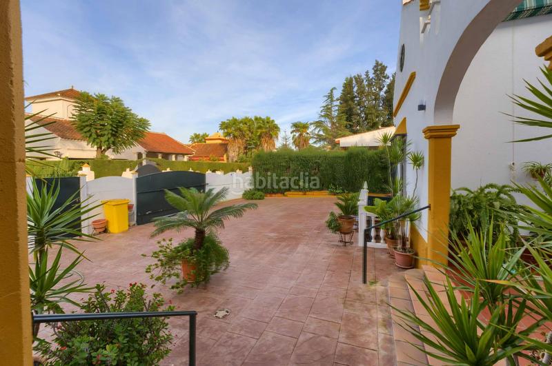 Foto ebc2d1fe-e539-4d4e-a2c7-e34acbc6df44. Chalet con parcheggio piscina in Loreto Espartinas