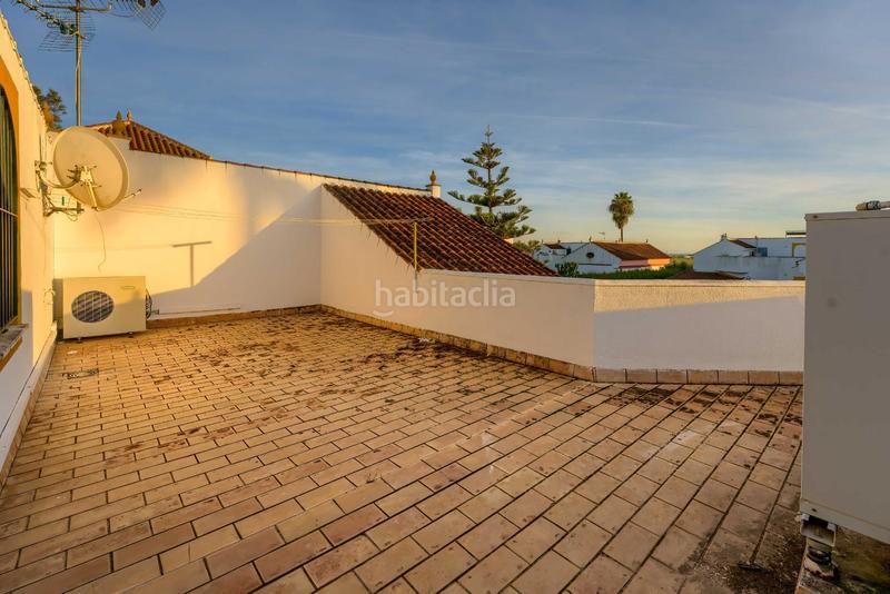 Foto fac7cd88-35b1-43ed-a37c-5b84b72da49c. Chalet con parcheggio piscina in Loreto Espartinas
