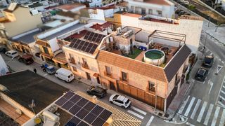 House  Calle de espronceda. Propiedad singular en camas luz, espacio y rentabilidad en un so