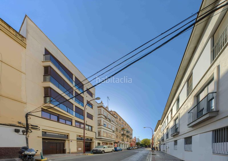 Foto c02c54e6-e093-4f07-b5ab-7d80c22619d0. Àtic amb calefacció aparcament a Triana Oeste Sevilla