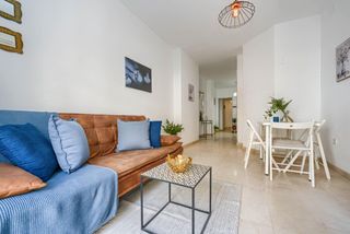 Flat in Calle calle condes de bustillo 11. Triana con luz propia privacidad y encanto